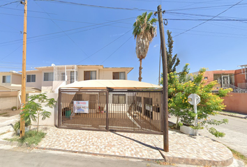 Casa en  Calle Avenida Boca De Entrada, Villa California, Torreón, Coahuila De Zaragoza, México