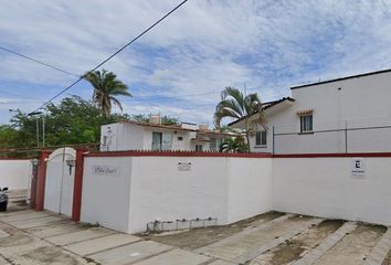 Casa en condominio en  Calle Golondrina, Campo Verde, Puerto Vallarta, Jalisco, México