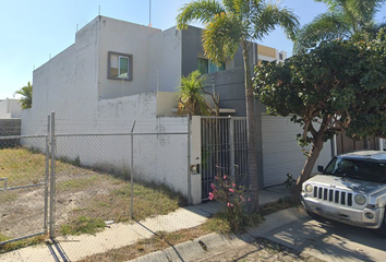 Casa en  Calle Ágata, Residencial Esmeralda Norte, Colima, México