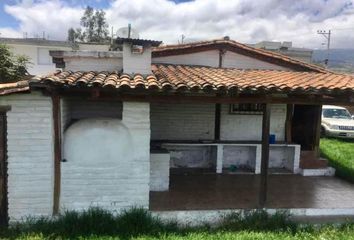 Terreno Comercial en  C. Chimborazo &, Quito 170183, Ecuador