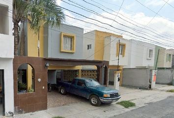 Casa en  Profesor Roberto Martínez Leal, Santa Lucía, Cadereyta Jiménez, Nuevo León, México