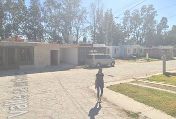 Casa en  Avenida Valle De Los Pinos, Tlajomulco De Zúñiga, Jalisco, México