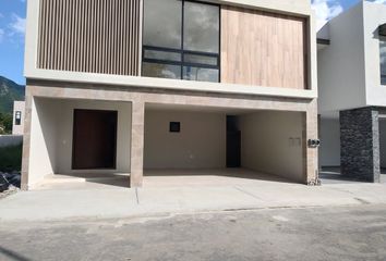 Casa en  Las Esmeraldas Residencial, Antiguo Camino A Villa De Santiago, Sin Nombre De Col 51, 64985 Monterrey, Nuevo León, México