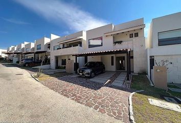 Casa en  Altozano Querétaro, Anillo Vial Fray Junípero Serra, Santiago De Querétaro, Querétaro, México