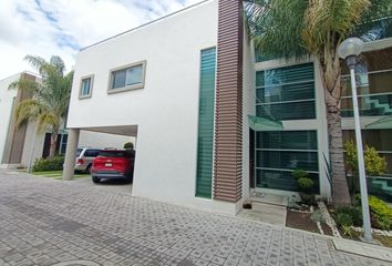 Casa en fraccionamiento en  Avenida Independencia 1207, San Bernardino Tlaxcalancingo, Puebla, México