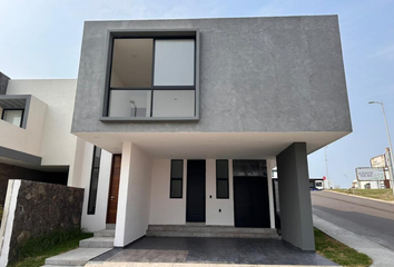 Casa en  Lomas De La Rioja - Puerta Del Sol, Boulevard Lomas De La Rioja, Fraccionamiento Lomas De La Rioja, Veracruz, México