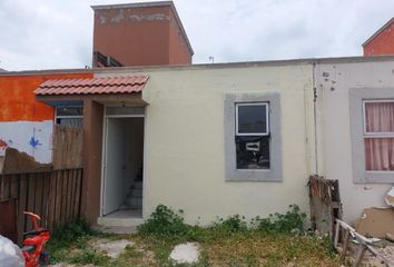 Casa en  Calle Dr. Cristóbal Sánchez De Guevara, Hacienda Fundadores Ii, Villas Fundadores, San Juan Del Río, Querétaro, 76830, Mex