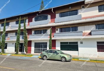 Edificio en  Bonifacio Moreno, Revolución, Uruapan, Michoacán, México