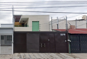 Casa en  Avenida Rosario Castellanos, Jardines De La Cruz, Guadalajara, Jalisco, México