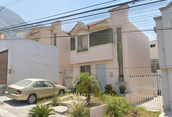 Casa en  Fraccionamiento Golfo De Tehuantepec, Misión De Las Villas, 66369 Cdad. Santa Catarina, N.l., México