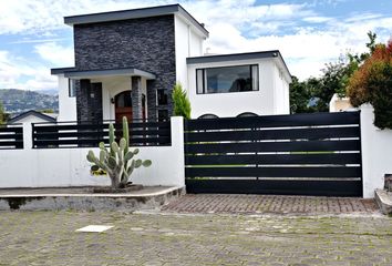 Casa en  A. Río Coca & Venus, Quito, Ecuador