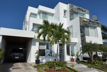 Casa en  Vía San Mateo, Manta, Ecuador