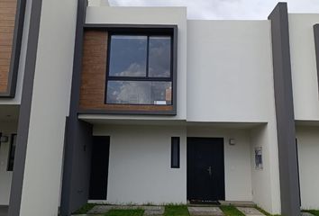 Casa en fraccionamiento en  Av. Arboleda 102, Col, 50220 San Mateo Otzacatipan, Méx., México