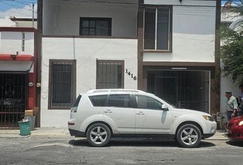 Casa en  Sta. Genoveva, La Purísima, Guadalupe, Nuevo León, México