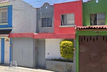 Casa en  Paseo De La Calzada, Bosques De La Alameda, Celaya, Guanajuato, México