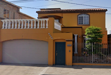 Casa en  Avenida Gordiano Guzmán, Independencia, Mexicali, Baja California, México