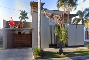 Casa en  Avenida La Paz 121, Santa Bárbara, Colima, México