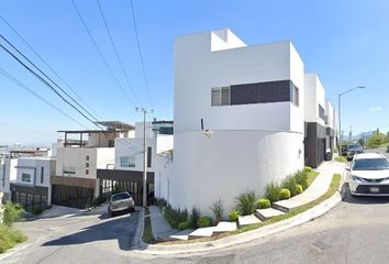 Casa en  Ambar, Colinas De Las Cumbres 1o. Sector, Monterrey, Nuevo León, México