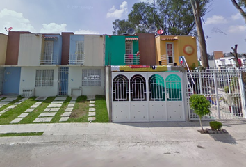 Casa en fraccionamiento en  Bosques De Jacarandas, Estado De México, México