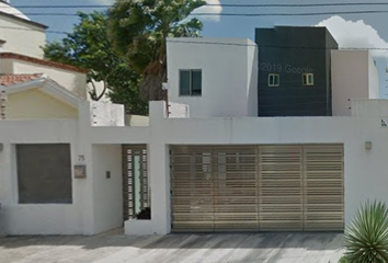 Casa en fraccionamiento en  Cayó Centro 75, Sm 17, Cancún, Quintana Roo, México