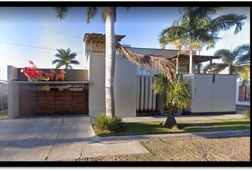 Casa en  Av La Paz, Santa Bárbara, Colima, México