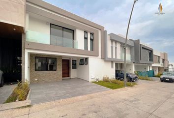 Casa en  Av. De San Juan, Parque Metropolitano, 45010 Zapopan, Jal., México