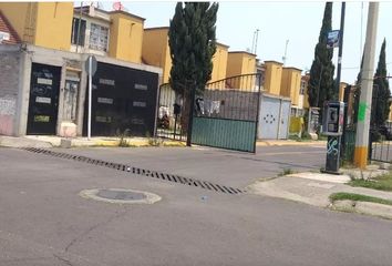 Casa en fraccionamiento en  Av. De La Santidad & Paseo De La Virtud, Chalco De Díaz Covarrubias, Estado De México, México