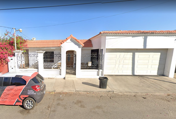 Casa en  Avenida Marmoleros Sur, Libertad, Mexicali, Baja California, México