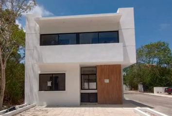 Casa en  Regatta Residencial, Calle Arrecife, Joaquín Zetina Gasca, Puerto Morelos, Quintana Roo, México