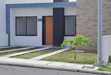 Casa en fraccionamiento en  Lomas De La Rioja Ii, Alvarado, Veracruz, México