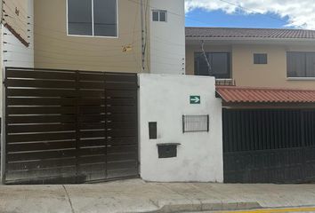 Casa en  Colegio Santa Ana, Cuenca, Ecuador