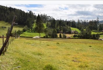 Terreno Comercial en  Tarqui, Cuenca, Ecuador