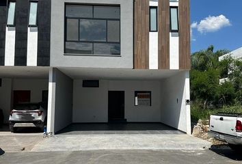 Casa en  Huajuquito, Santiago, Nuevo León