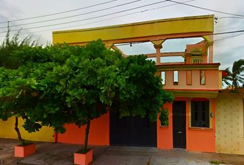 Casa en  Avenida Niños Heroes, Playa Sol, Coatzacoalcos, Veracruz, México