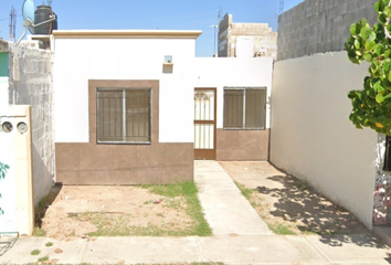 Casa en  Calle Sis Emas 934, Villas Universidad, Torreón, Coahuila De Zaragoza, México