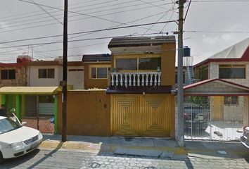 Casa en  Fresnos 136, Mz 012, Villa De Las Flores, 55710 San Francisco Coacalco, Méx., México