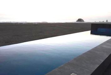 Casa de playa en  Playa Cerro Colorado, Cerro Azul, Perú