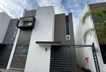 Casa en  Paseo Agrela, Residencial Pontevedra, Jalisco, México