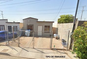 Casa en  Av. Igea 168, 21355 Mexicali, B.c., México