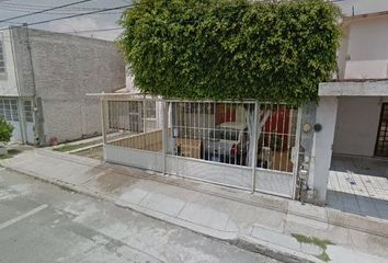 Casa en  C. Barcaza 119, La Calesa, 38016 Celaya, Gto., México