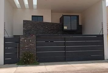 Casa en  Calle Juan Aldama, San Miguel Totocuitlapilco, Metepec, México, 52143, Mex