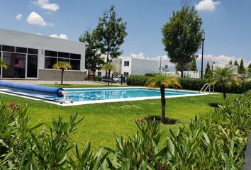 Casa en fraccionamiento en  Tres Cantos Residencial, Avenida Tres Cantos, Campestre El Pilar, Puebla, México