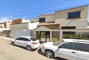 Casa en  Lago Arai, Valle Dorado, 22890 Ensenada, Baja California, México