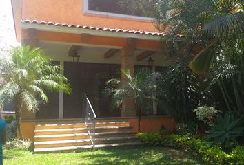 Casa en fraccionamiento en  Floristería Las Quintas, Avenida Adolfo Ruiz Cortines, San Miguel Acapantzingo, Cuernavaca, Morelos, México