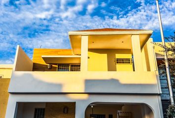 Casa en  Calabria Residencial, Antiguo Camino Santo Domingo, El Mezquital, Ciudad Apodaca, Nuevo León, México