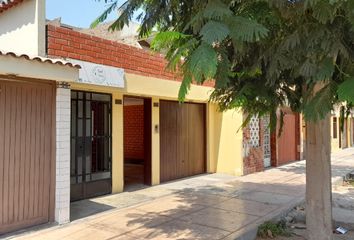 Casa en  Urbanización El Pinar 1ra Etapa, Av. B, Comas, Perú