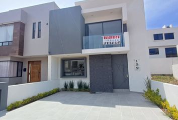 Casa en fraccionamiento en  El Olivar Altozano, Jesús Del Monte, Michoacán, México