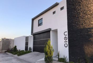 Casa en fraccionamiento en  Calzada De La Sierra, García, Nuevo León, 66036, Mex