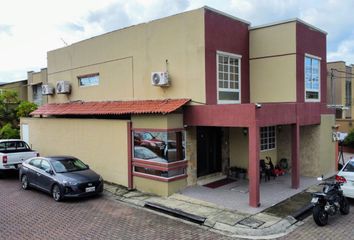 Casa en  Urbanizacion La Joya, Avenida León Febres Cordero Ribadeneyra, Daule, Ecuador