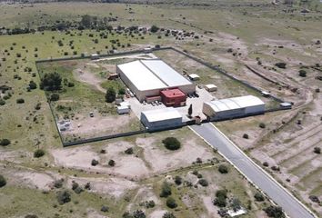 TERRENO INDUSTRIAL, TODOS LOS SERVICIOS, CERCA DE SAN JUAN DEL RIO